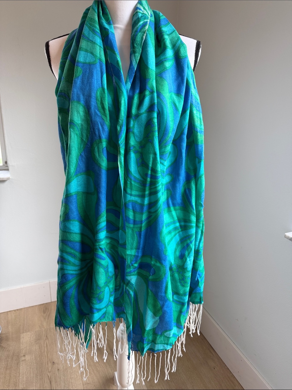 Lilly Pulitzer Vibrant Blue & Teal Swirl Scarf - Picture 3 of 4